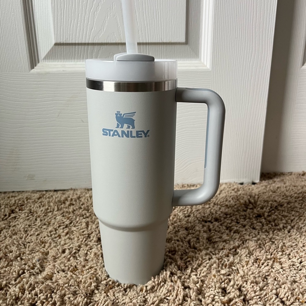 32 oz Stanley tumbler - fog